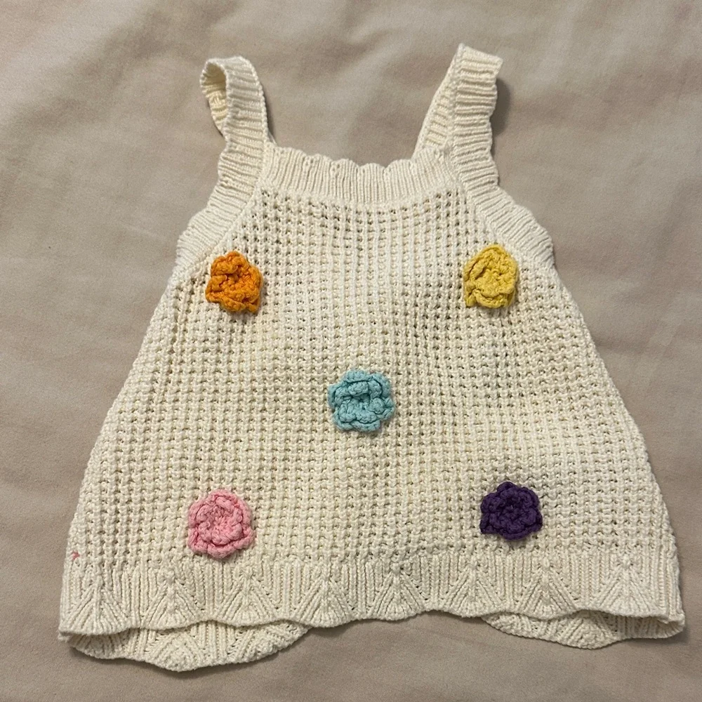 Old Navy Cream and Black Knit Girl’s tops